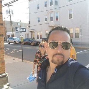 Meet your Posher, Javier